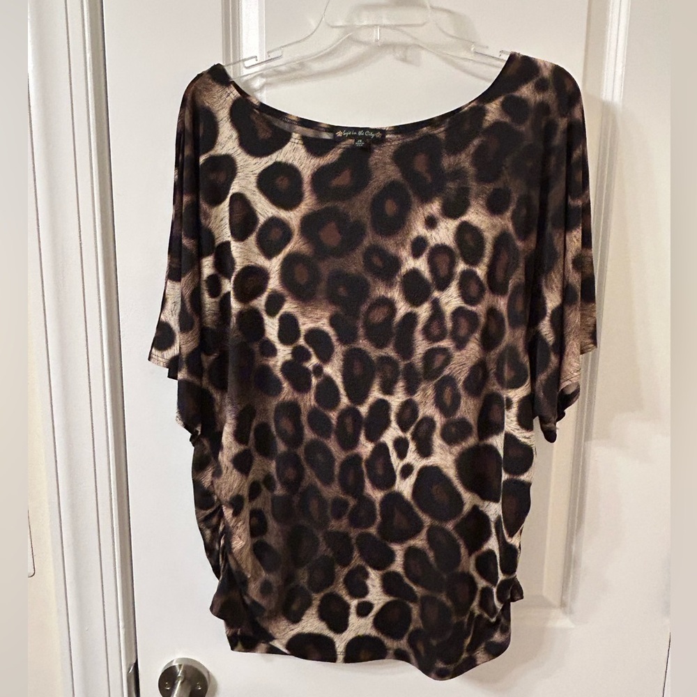 Suzie In The City Brown and Black Dolman Sleeve Blouse